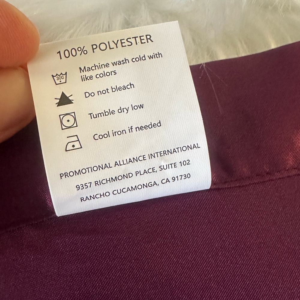 NEW Macy’s Satin Robe - Picture 6 of 6